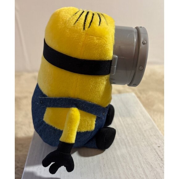 Minions The Rise Of Gru Stuart Plush Toy 5" Illumination One Eye & Denim Outfit - Picture 3 of 8